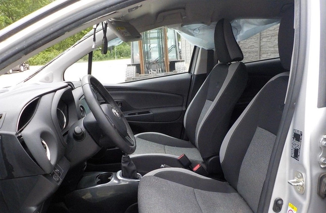 Toyota Yaris cena 20900 przebieg: 54408, rok produkcji 2019 z Łask małe 407